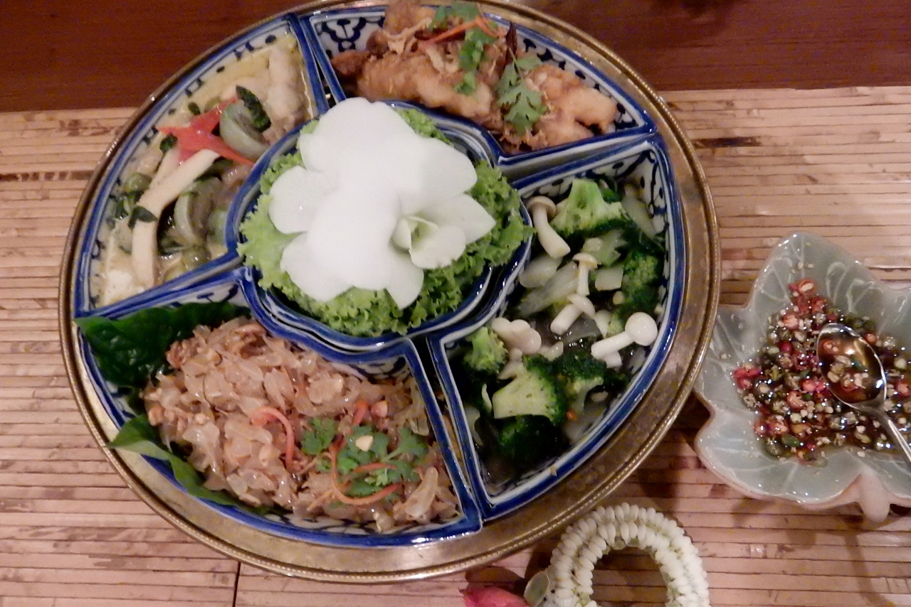 Chakrabongse Dining: Royal Riverfront Dining