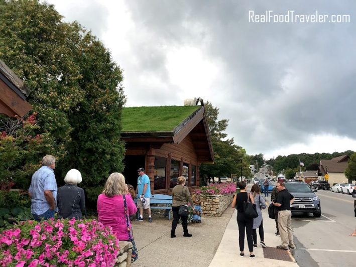 Al Johnson's Restaurant with goats on the roof.