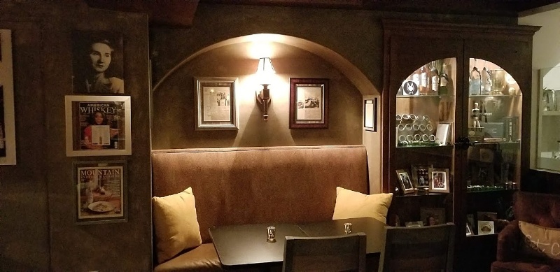 Cozy seating at Alpine Pie Bar.