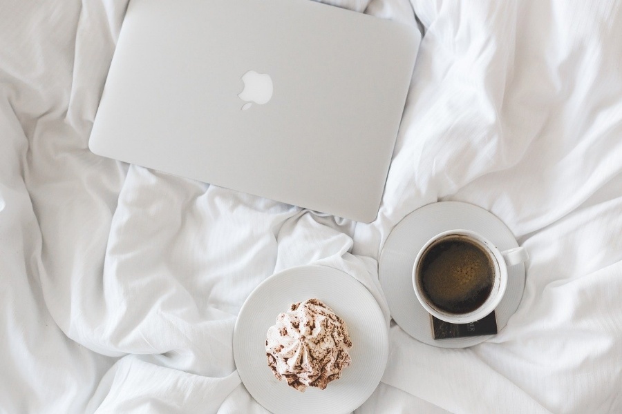 Avoid working from bed. Keep worklife and homelife separate.