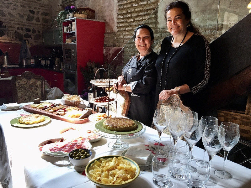 Get ready for a wonderful at-home lunch in a Spanish home.