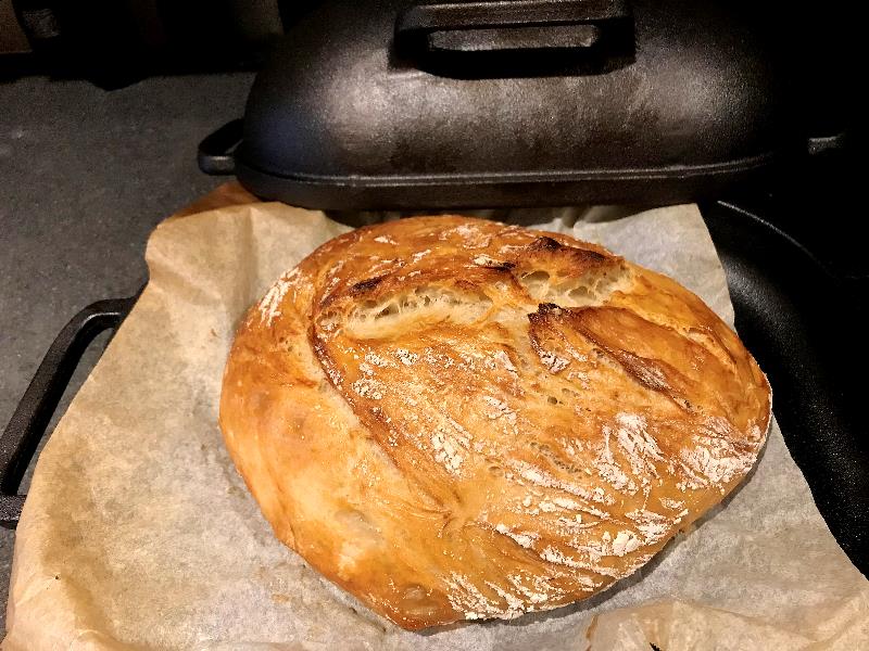 https://www.realfoodtraveler.com/wp-content/uploads/2020/07/Challenger-Bread-Pan-Boule-with-lid-over-it.jpg