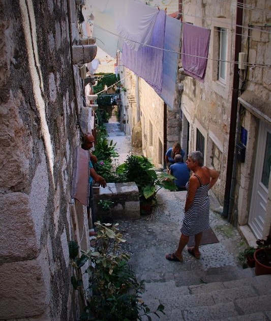 Get to the best Dubrovnik restaurants down alleyways.