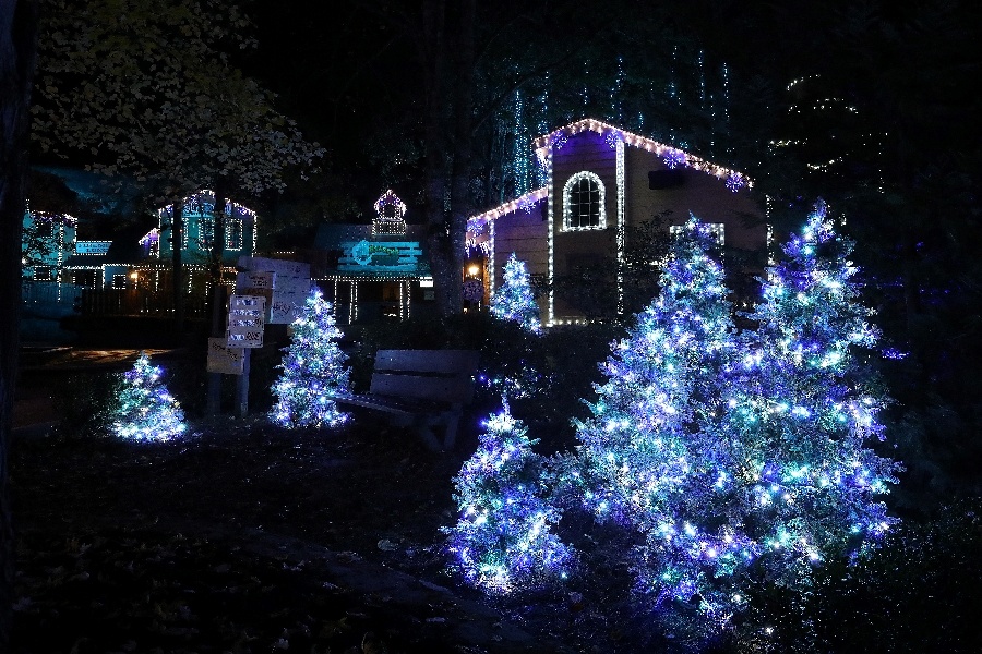Dollywood In December A Smoky Mountain Christmas at Dollywood - Real Food Traveler