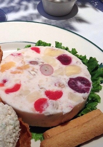 Swan Frozen Fruit Salad