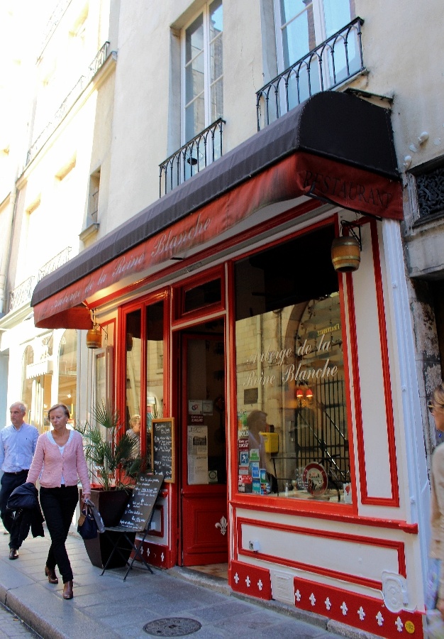 The outside of the Auberge Cafe